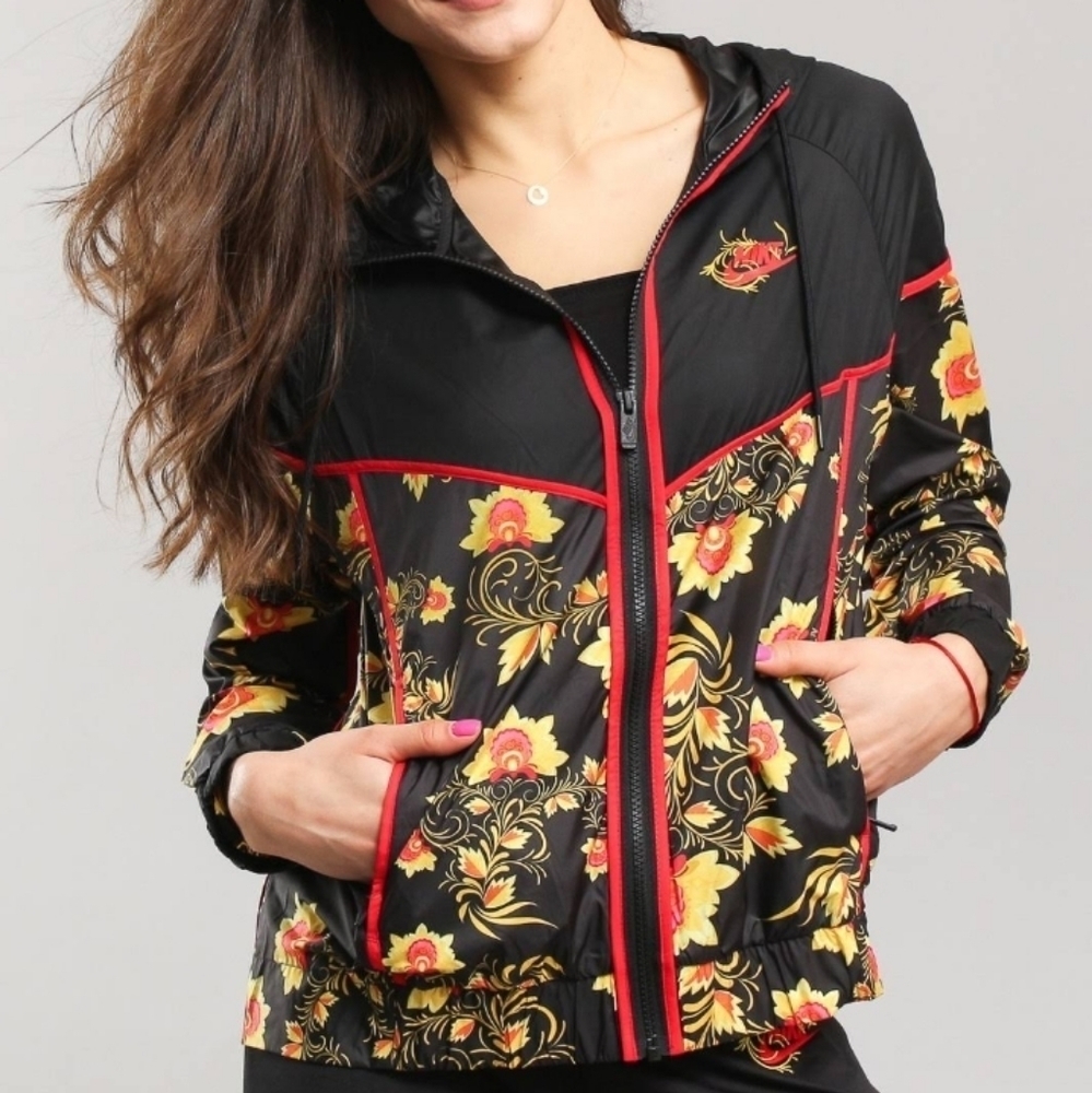 Nike Sports wear NSW Floral Windrunner Printed Women's SZ Small‎ Jacket Black
